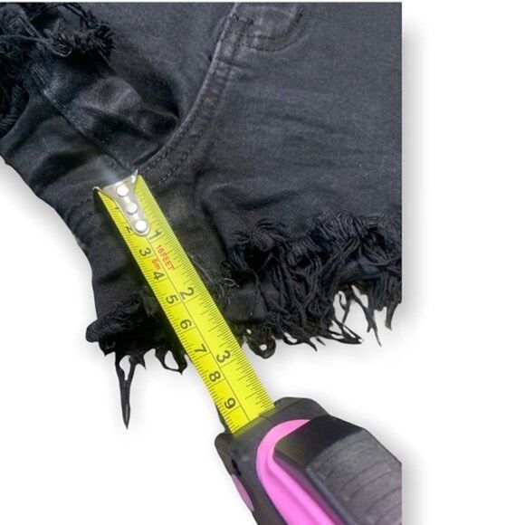 KanCan High Rise Shorts Womens 26 Raw Hem Black Jean Festival Baddie Vibes - Picture 6 of 7